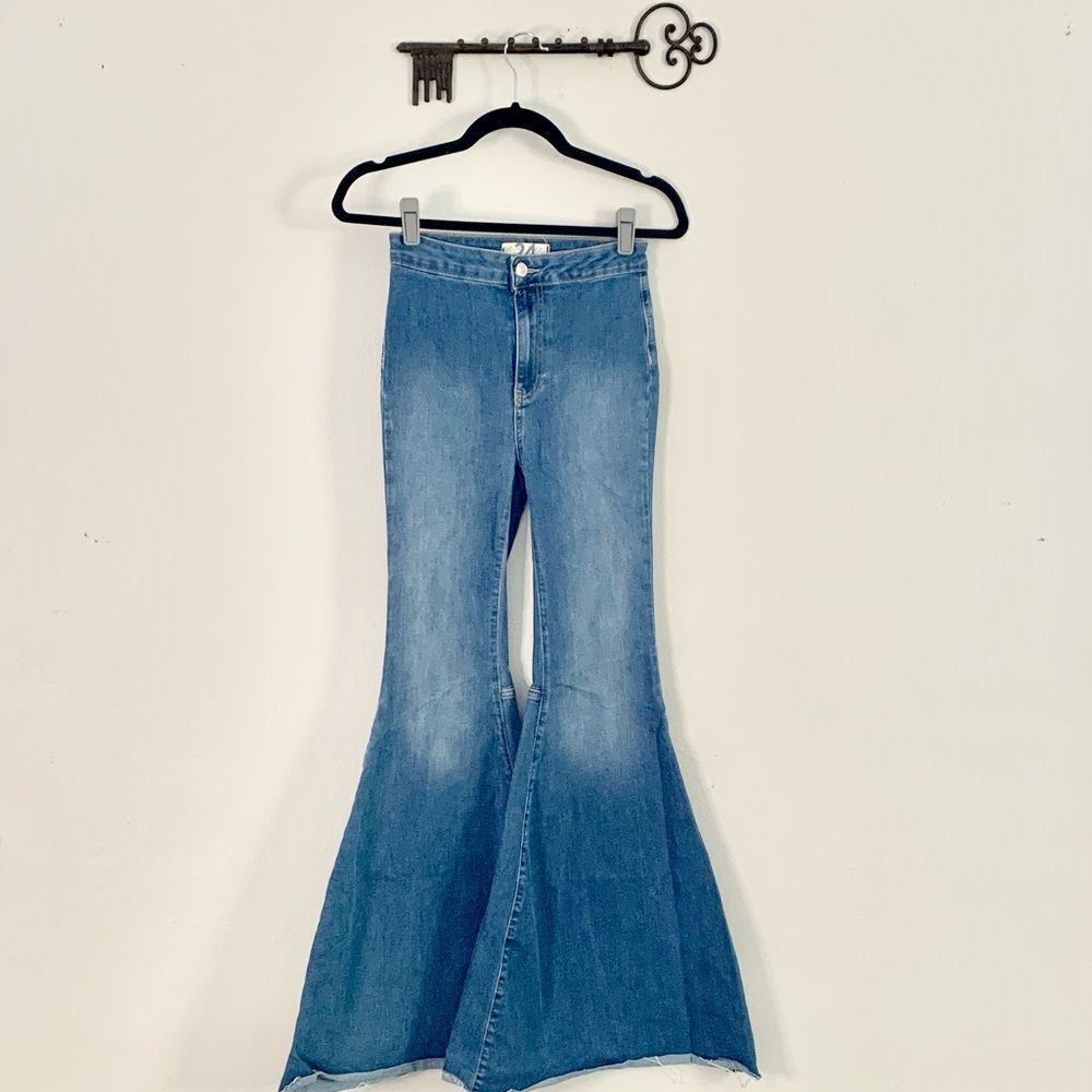 We The Free Flare Jeans Women’s 24 High Rise Bell Bottom Wide Leg Boho